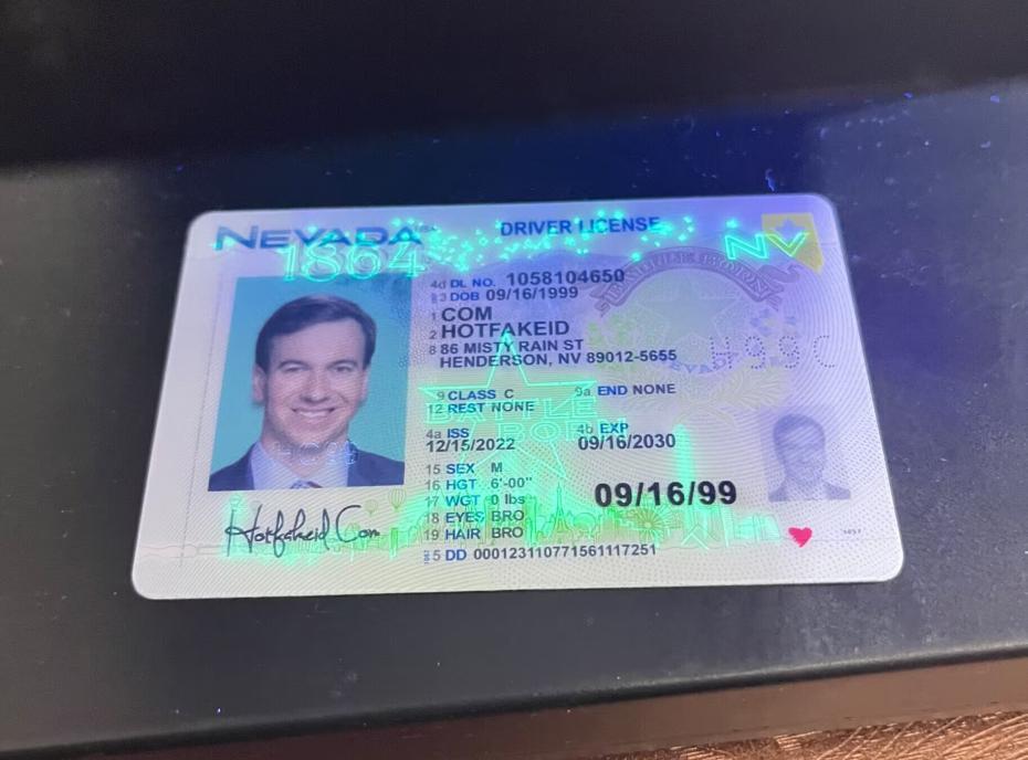 Nevada-fake-id-front-uv-930x688